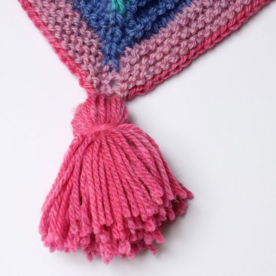 Gebreide sjaal met ribbelpatroon
4