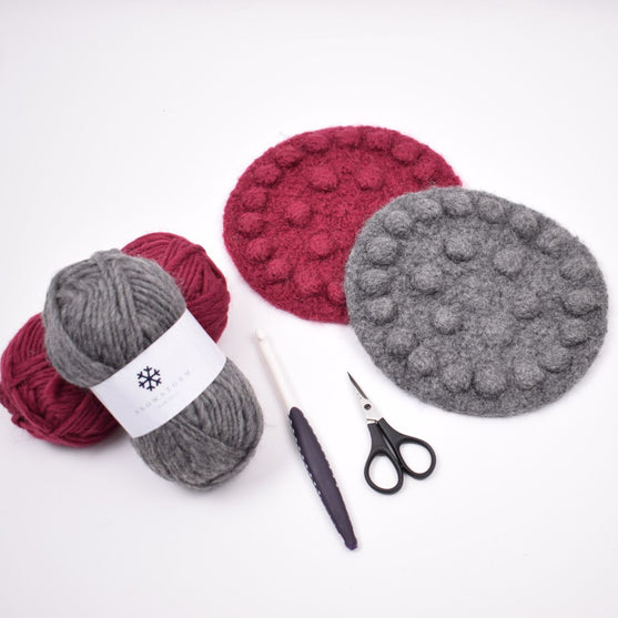 Gevilte onderleggers met bobbelbloemen
3