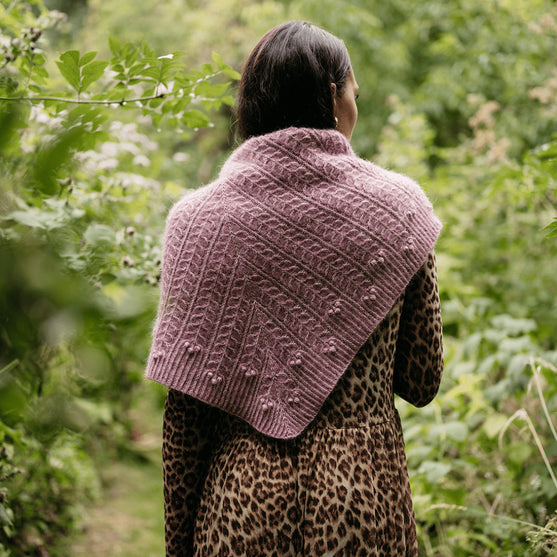 Muse Shawl - Driehoekige Omslagdoek met Textuur
5