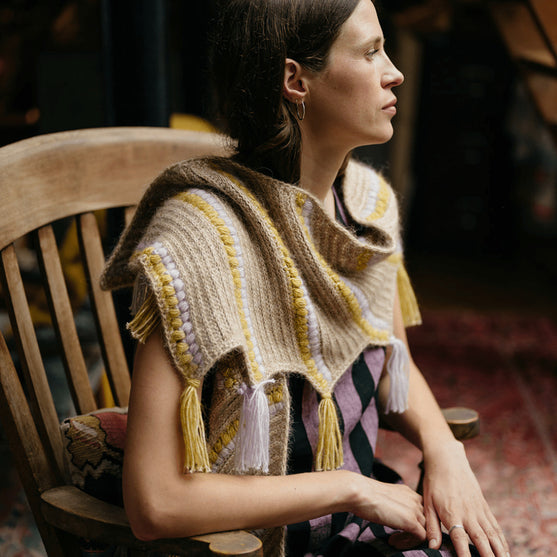 Calendula Shawl - Omslagdoek met Bobbels en Franje
4