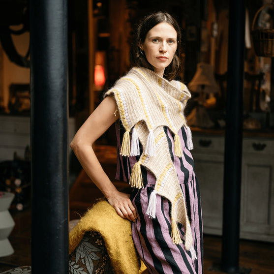 Calendula Shawl - Omslagdoek met Bobbels en Franje
6