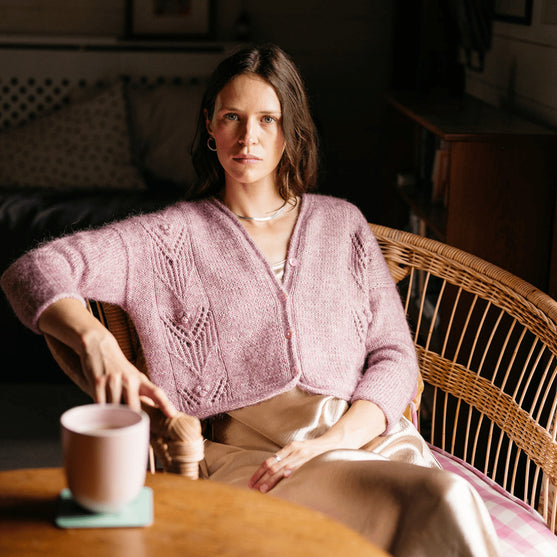 Antanilla - Vest met Kantpatroon
2