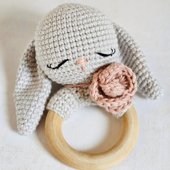 Retro Bunny Love - Rammelaar en Knuffeldoekje
5