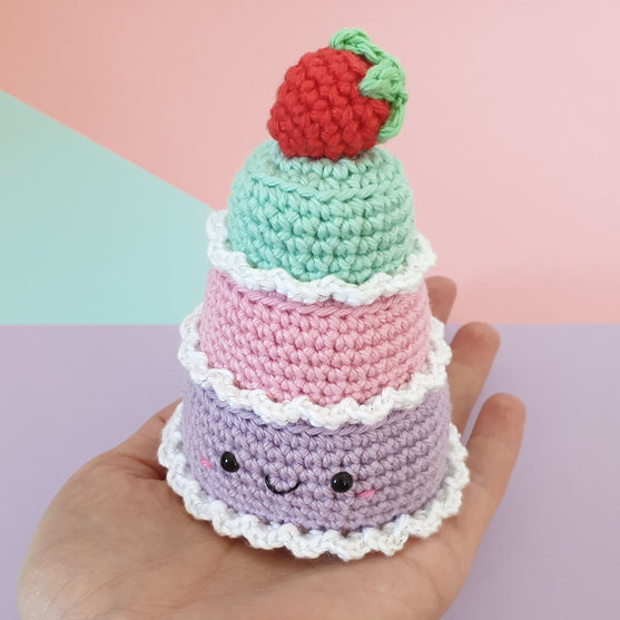 Kawaii Triple Cake
4