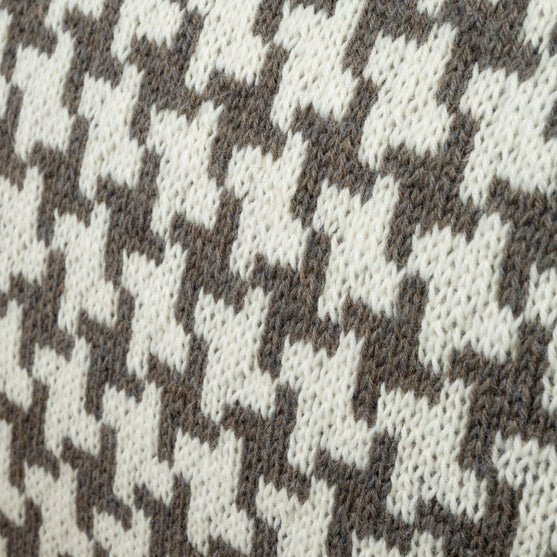 Letland - Kussen met kruispatroon
5