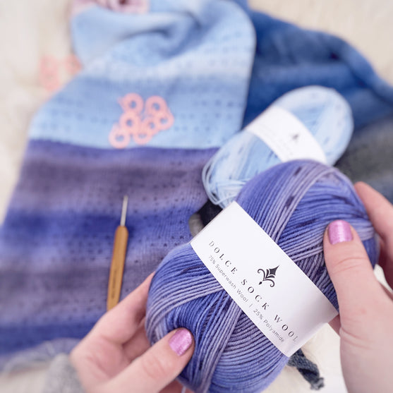 Dolce Sock Wool Dots - Hobbii
13