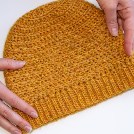 Beehive - Sjaal en beanie
6