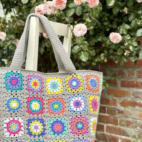Flower Square - Tas
4