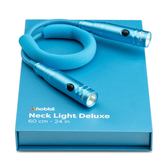 Neklamp Deluxe - Blauw - Hobbii
10