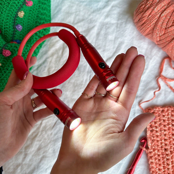 Neklamp Deluxe - Rood - Hobbii
7