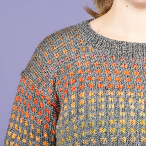 Pi - Sweater met stippen
5