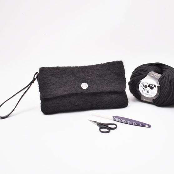 

Gevilte Clutch - Gehaakt
2