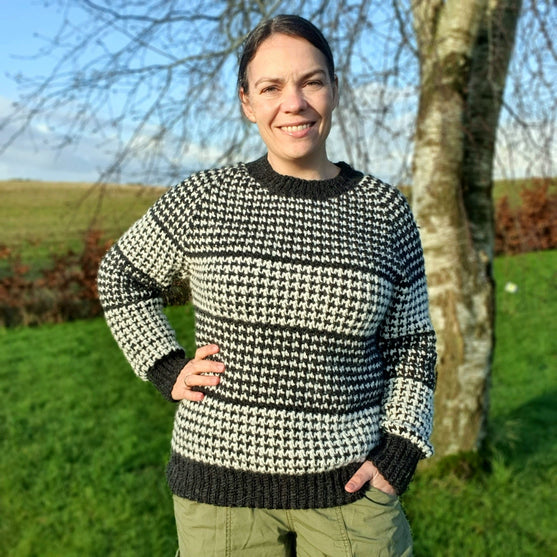 

Houndstooth Harmony - Trui
1