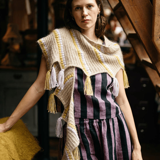 

Calendula Shawl - Omslagdoek met Bobbels en Franje
1