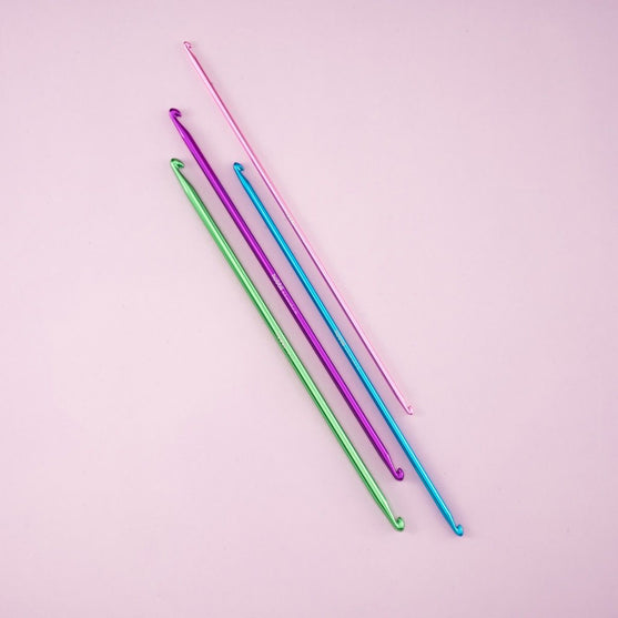 

Aluminium Dubbele Tunische Haaknaald - 28 cm - Hobbii
4