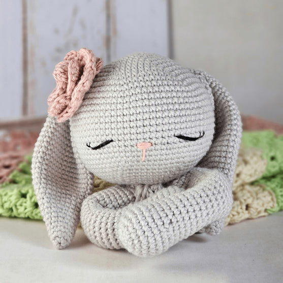

Retro Bunny Love - Rammelaar en Knuffeldoekje
4