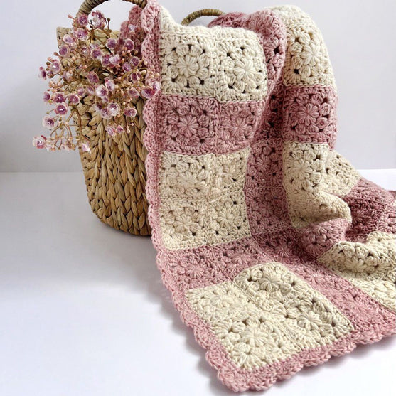 

Heirloom Bloom - Baby Deken
1