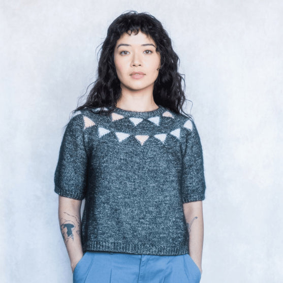 

Acute - T-shirt in Kleurwerk
1