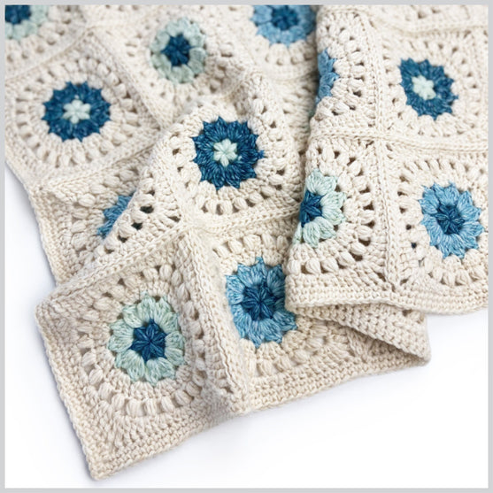 

Blossom Throw - Deken
1