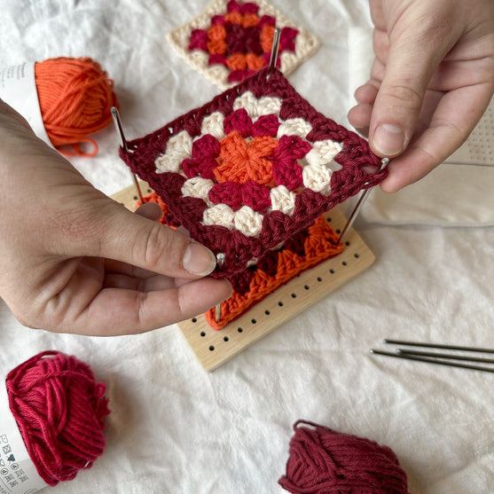 

Blocking plaat in hout - Klein - Hobbii
5
