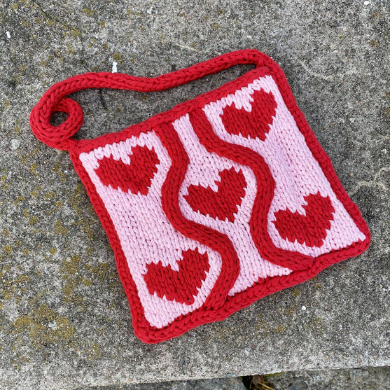 

Twisted Love - Tas
1